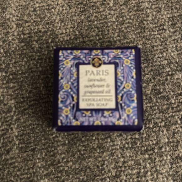 Set of 9 Bath Items - Spa Naturals, Disney, Paris, Greenbrier - Picture 8 of 9